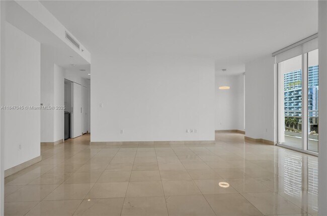 Foto del edificio - 901 Brickell Key Blvd