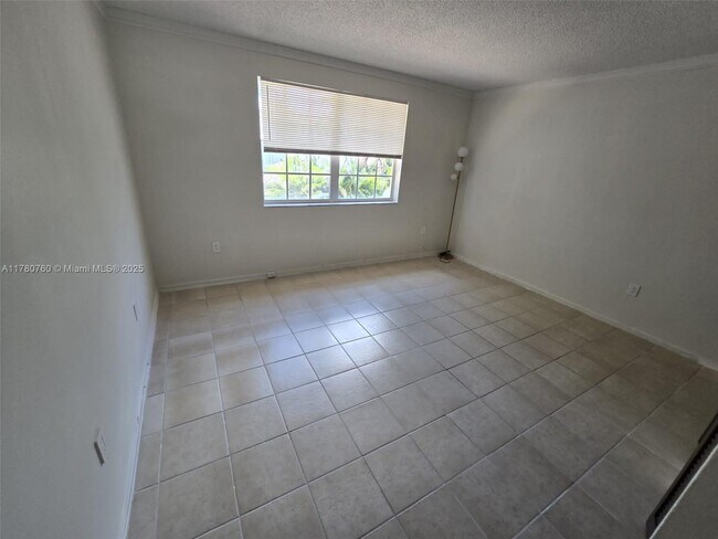 Foto del edificio - 8332 NW 195th Terrace