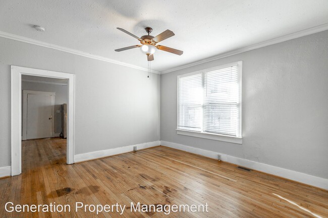 Building Photo - 3 br, 2 bath House - 1000 E 16th Street