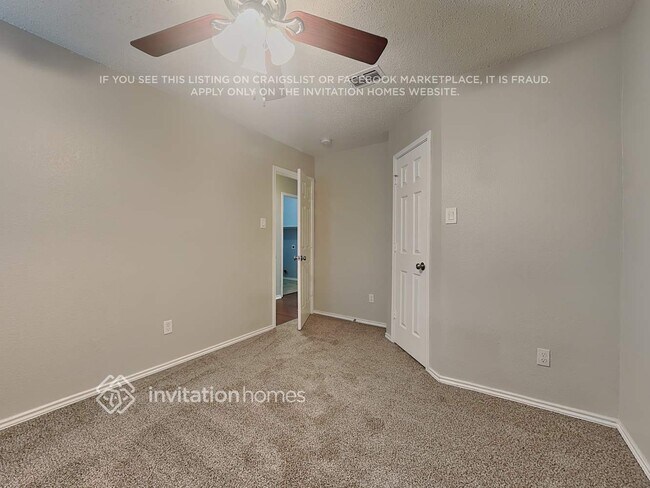 Foto del edificio - 910 Simi Dr