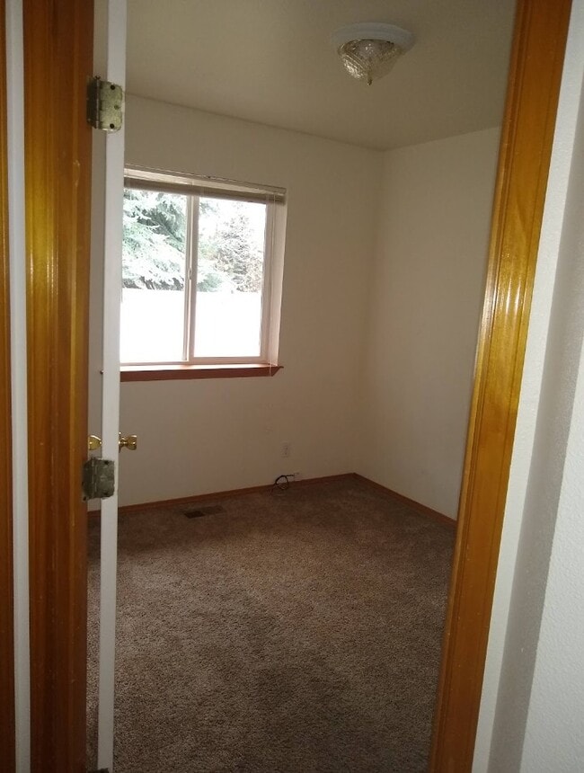 Building Photo - 5769 N Lachaise Ln