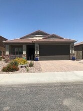 Building Photo - 2724 E Bellerive Dr