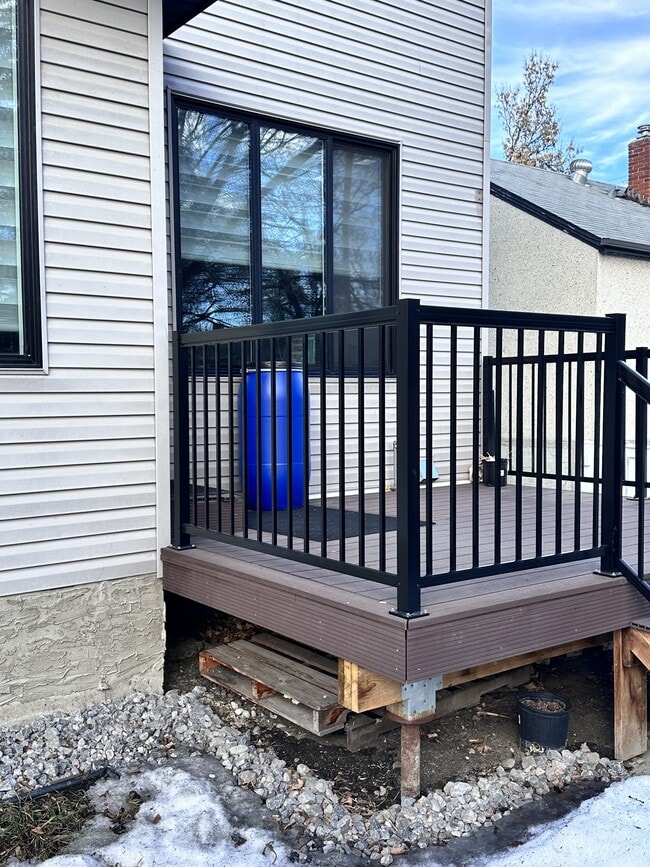 Building Photo - 10625-10669 69 Ave NW