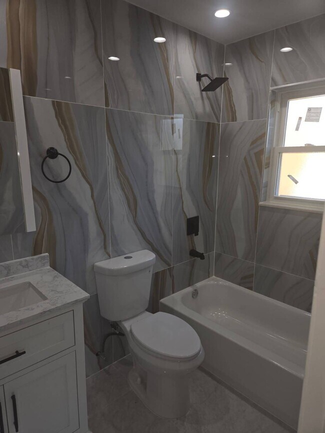 Foto del edificio - 167-12 110th Ave