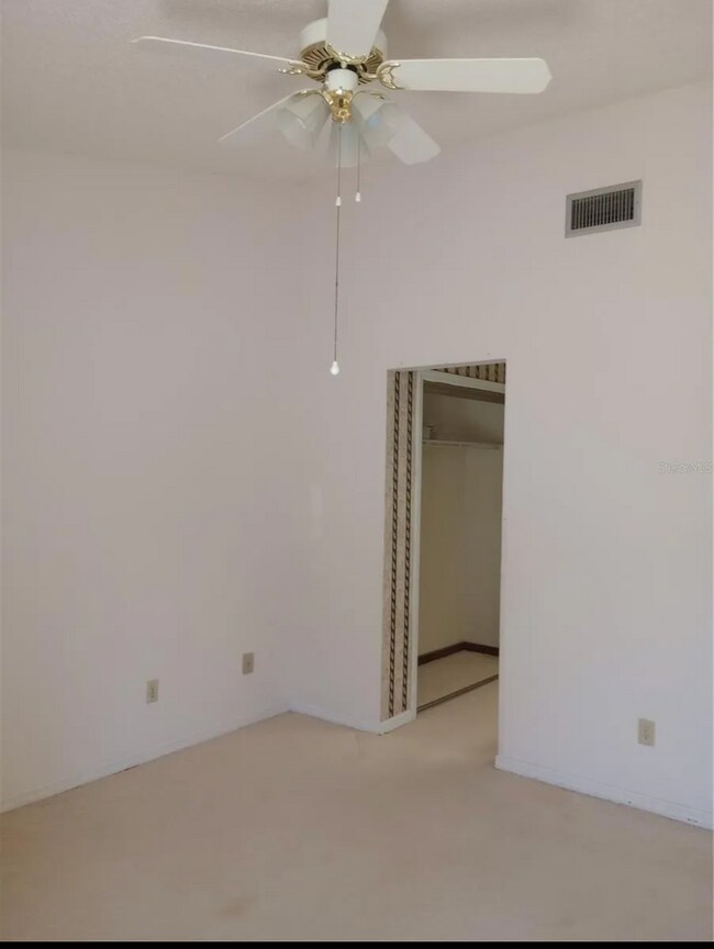 Building Photo - 5139 Lazy Oaks Dr
