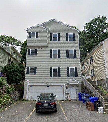 Building Photo - 128 Hillside St
