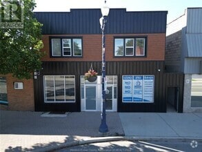 Building Photo - 808 Ottawa St