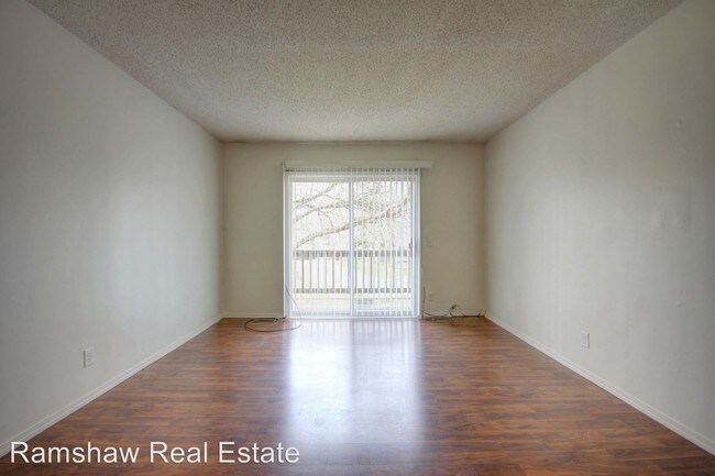 Building Photo - 2 br, 1 bath Apartment - 1901 Karen Ct