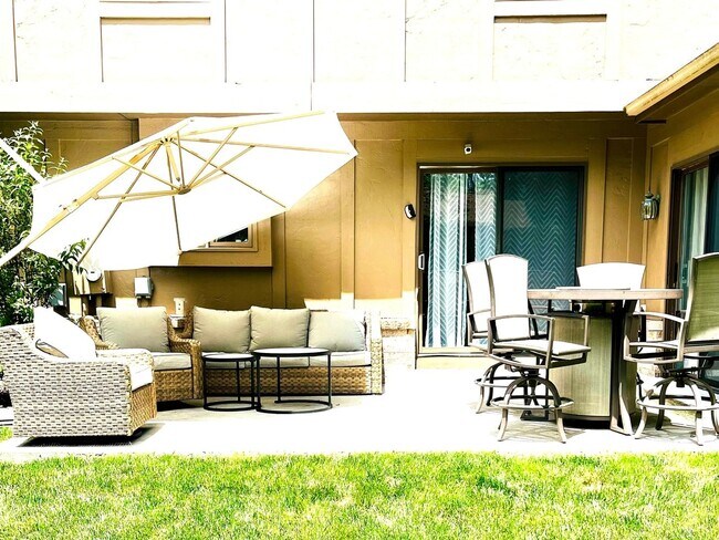 Foto del edificio - Beautiful 4 bd 4bath home in Sylvania Town...
