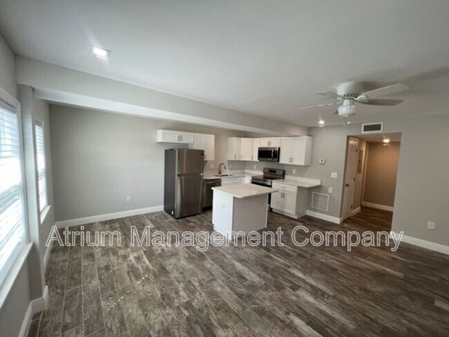 Building Photo - 4715 Rio Grande Ave