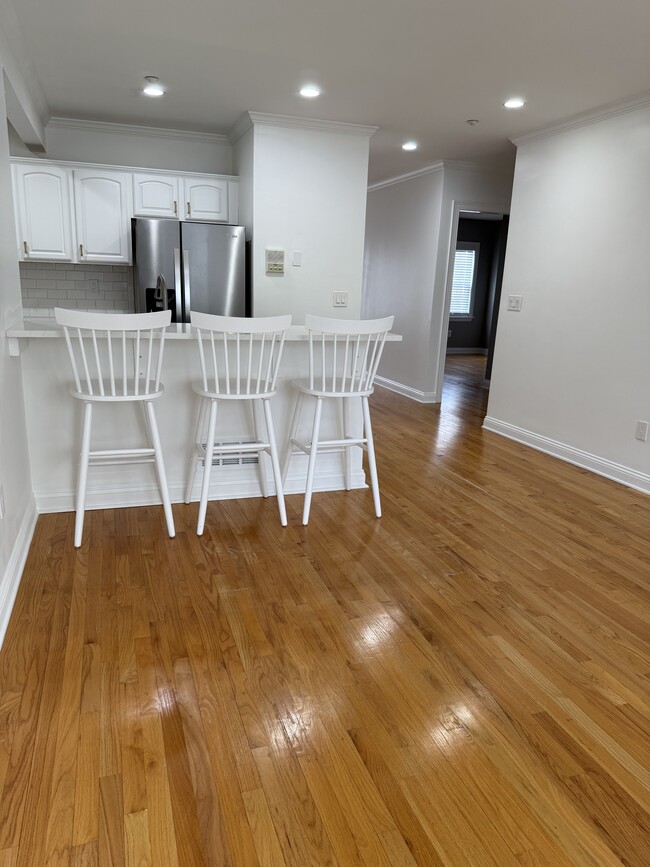 Kitchen Island - 32 Beach St