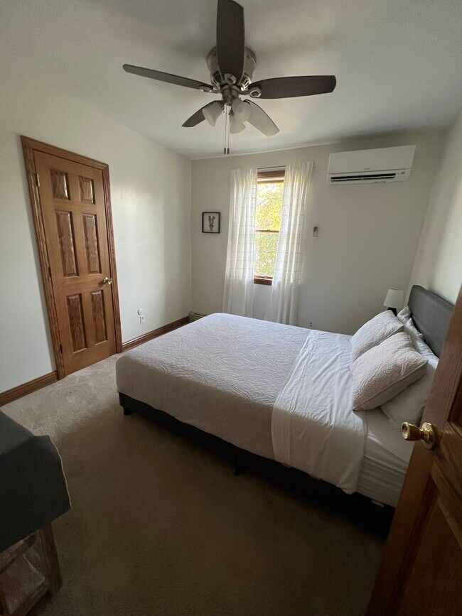 Foto del edificio - 1004 E 5th St