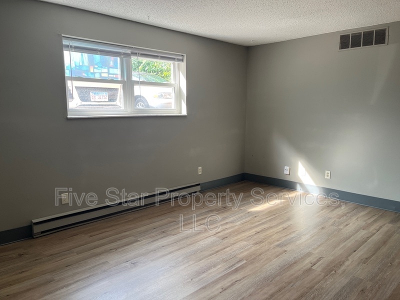 Building Photo - 2080 W Washington St