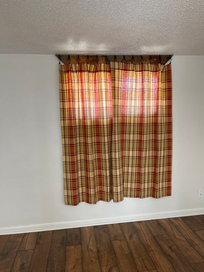 Building Photo - 1215 Sherman Ave