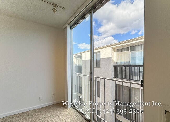 Foto del edificio - 11645 Montana Ave