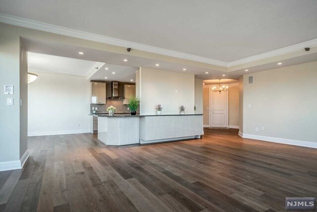 Building Photo - 100 Carlyle Dr