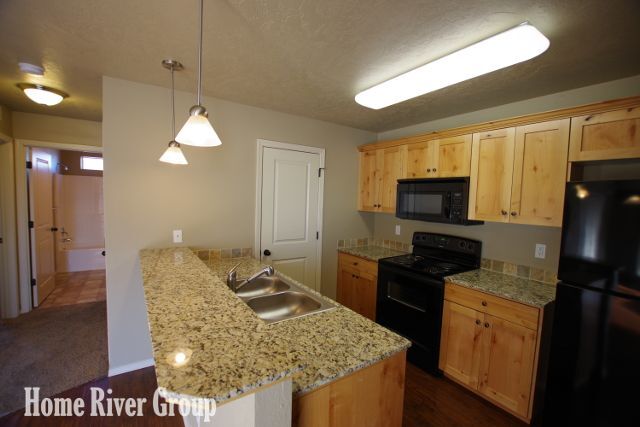 Building Photo - 16535 N Profit Cir