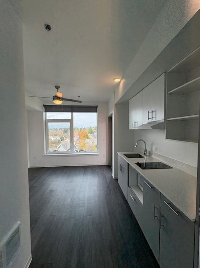 Interior Photo - Koz on Sandy