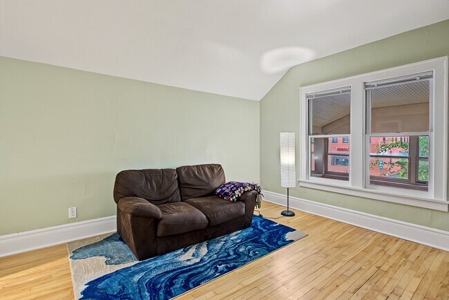 Building Photo - 560 S Stryker Ave