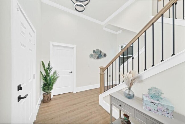 Building Photo - 2505 Live Oak St