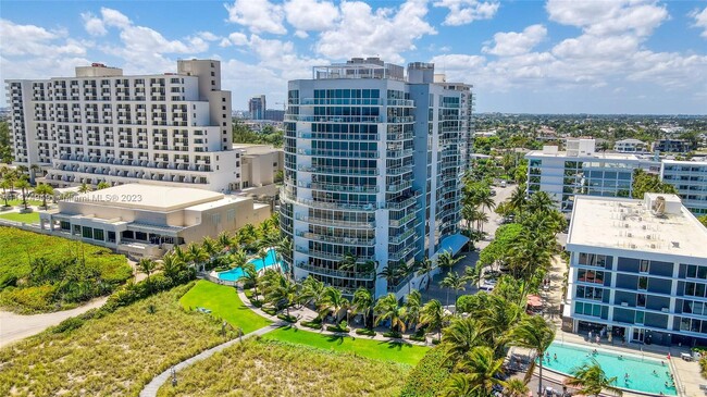 Building Photo - 1200 Holiday Dr