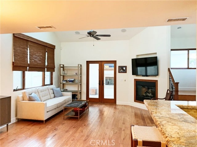 Building Photo - 601 Poinsettia Ave