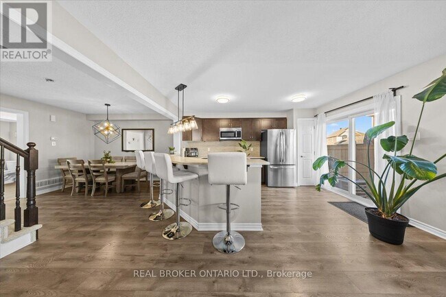 Building Photo - 504 Broadleaf St