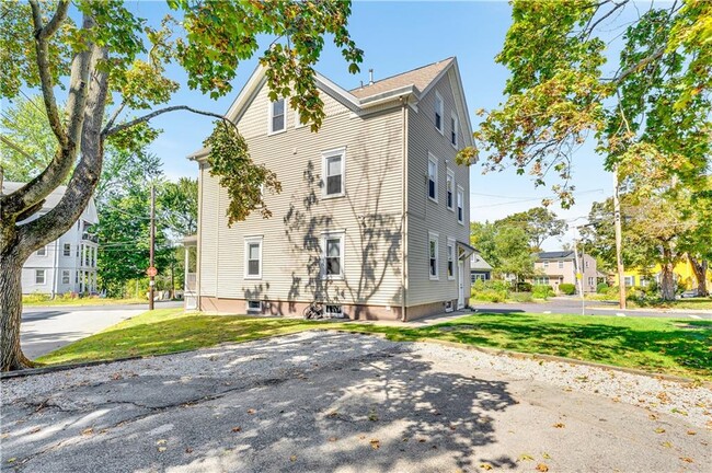 Foto del edificio - 311 Highland Ave