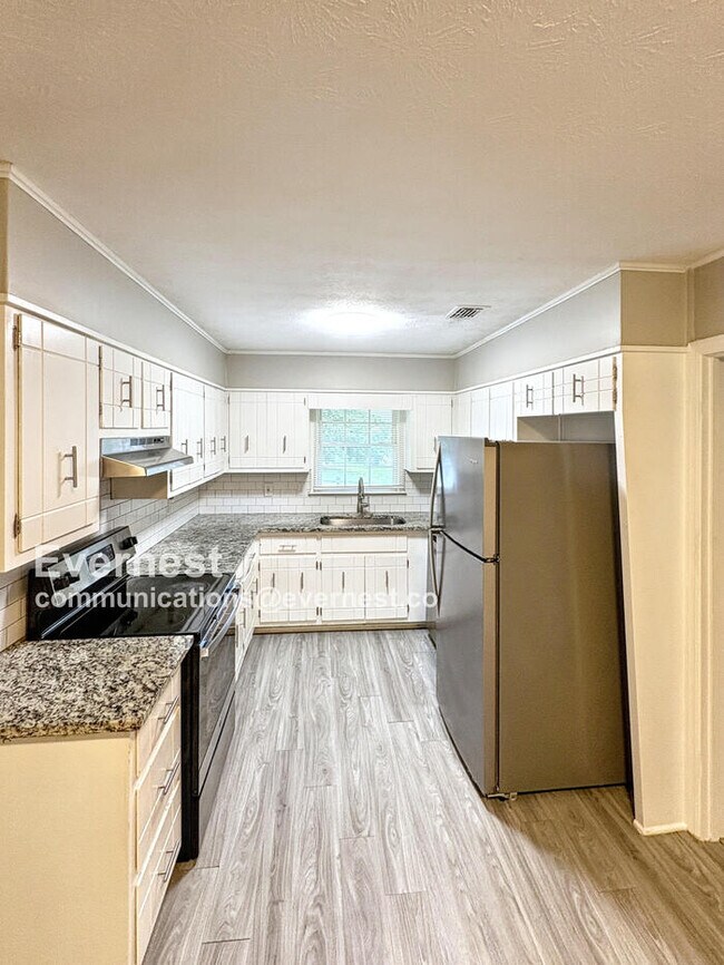 Foto del edificio - 549 Greenview Ave SE