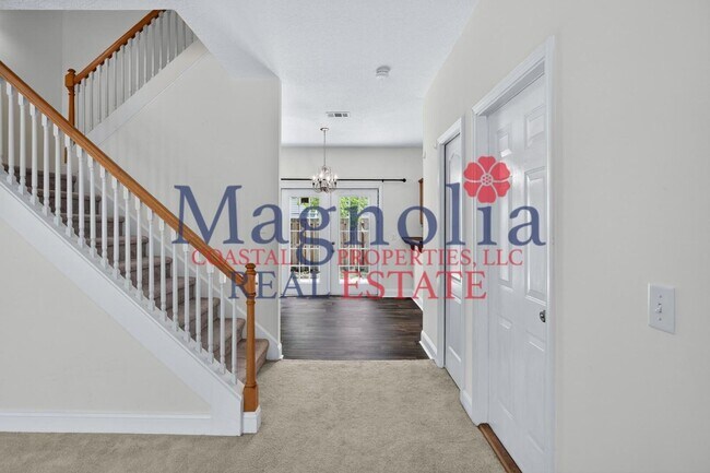Building Photo - 3 bedroom, 2 1/2 bathroom Townhome in Richmond Hill