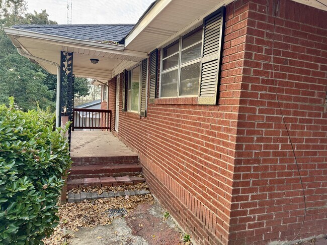 Foto del edificio - 556 Lamar Dr