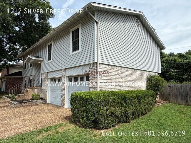 Building Photo - 1212 Silver Creek Dr