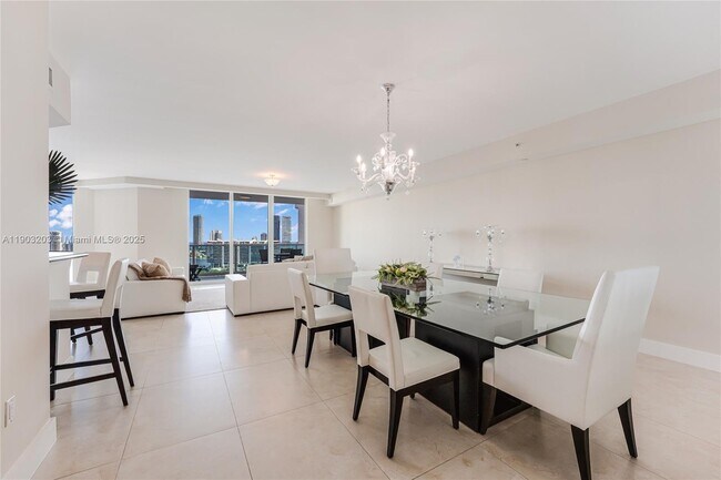 Foto del edificio - 3301 NE 183rd St