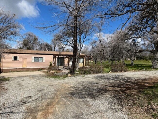 Building Photo - Beautiful Country Views...