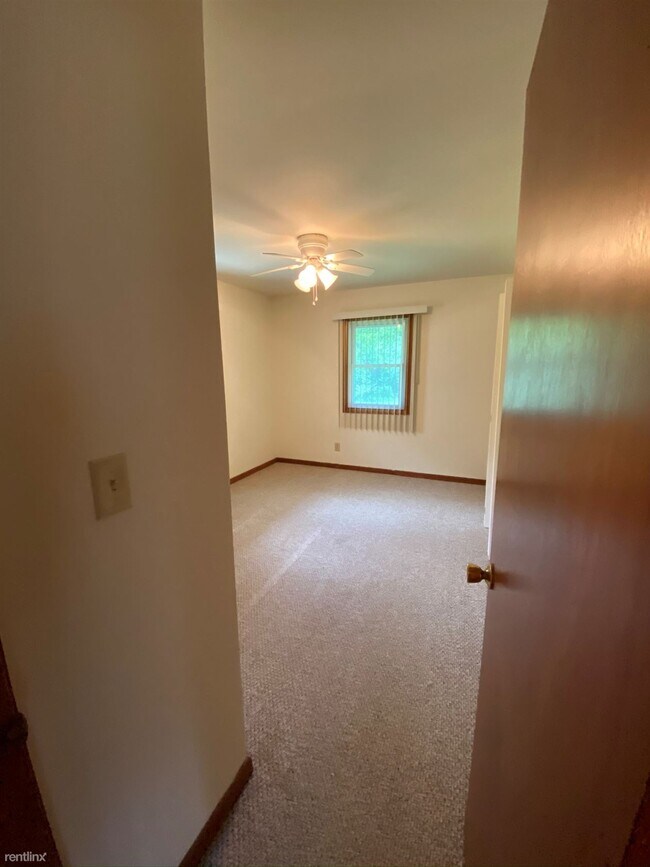 Foto del edificio - 1 br, 1 bath Apartment - 207 Pfeffer Road