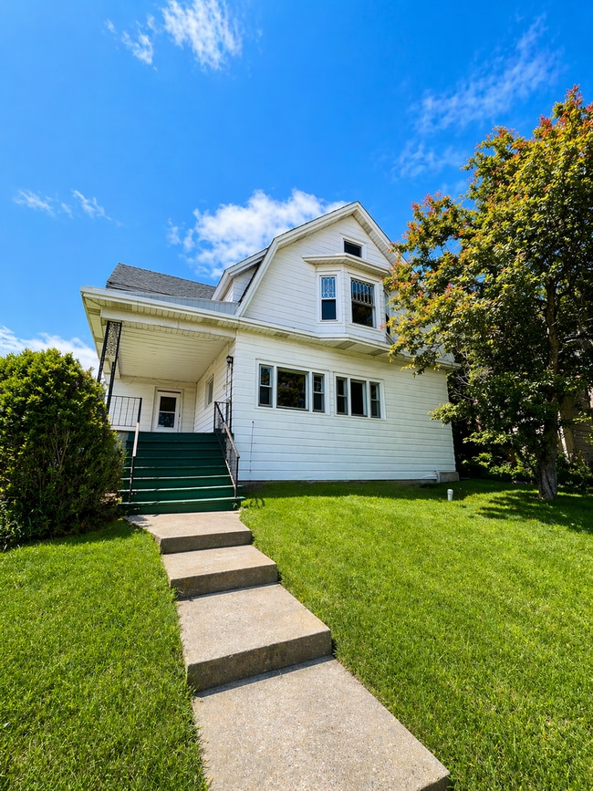 Building Photo - 601 Woodland Ave