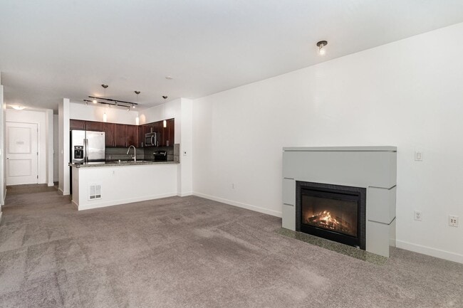 Foto del edificio - Spacious 1 Bedroom + Den in Canal Station ...