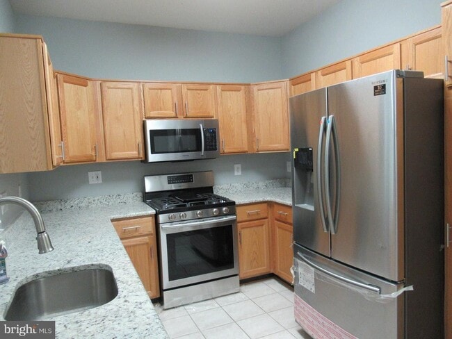Foto del edificio - Beautiful 3 BR 3.5 BA Townhouse in Germantown