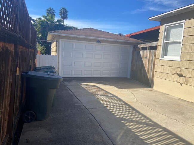 Foto del edificio - 6921 Adams Ave