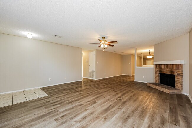 Building Photo - 548 Magdalen Ave