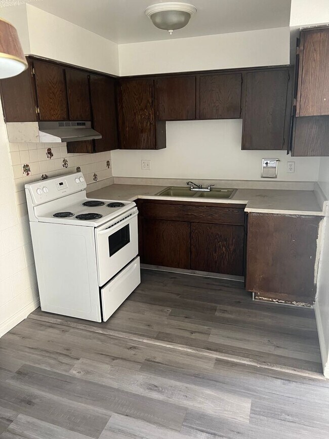 Building Photo - Affordable 1 Bedroom Condo in Central Las ...