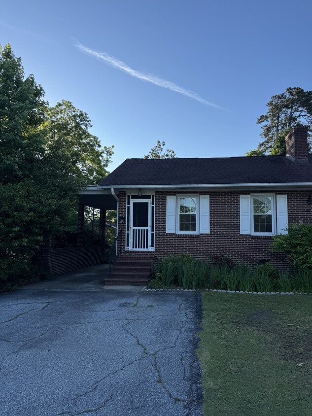 Primary Photo - 403 Durst Ave W