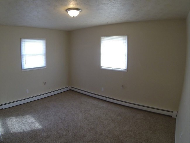 Foto del edificio - 2 br, 1 bath Apartment - 698 Robinson Road