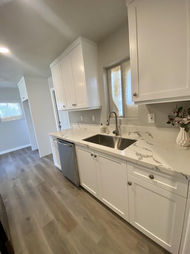 Foto del edificio - 8821 Greenbrook Way