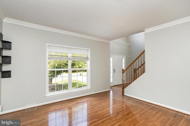Building Photo - 11 Pin Oak Ct
