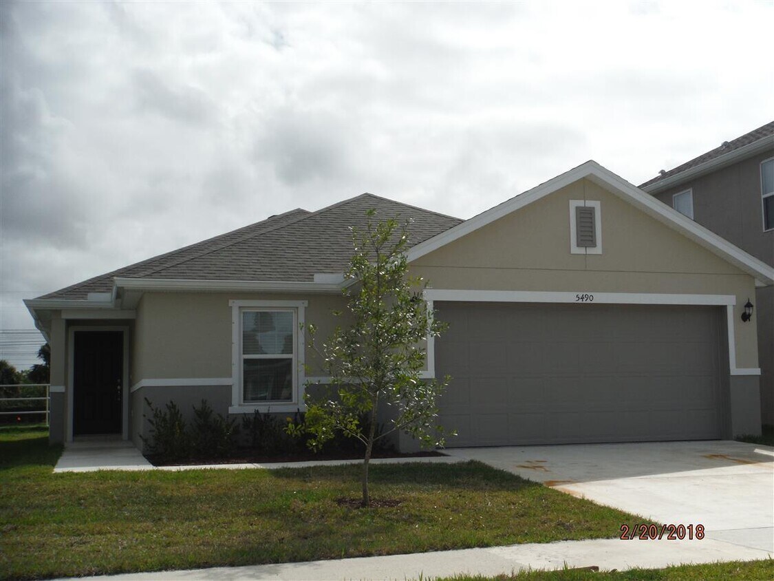 5490 NW Pine Trail Cir, Port Saint Lucie, FL 34983 House Rental in