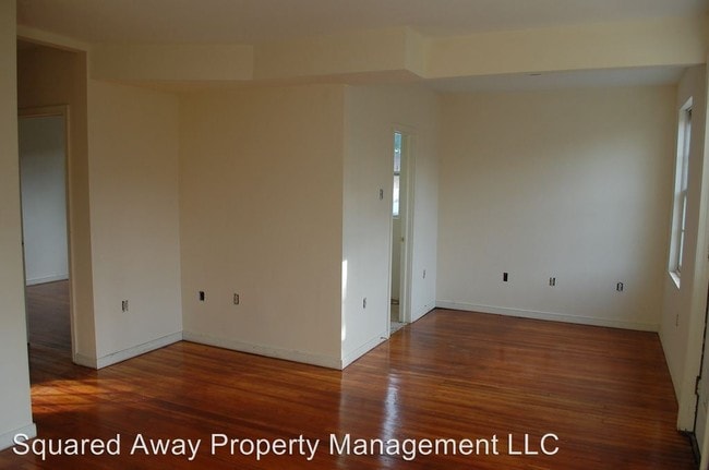 Building Photo - 8 S Meadow St