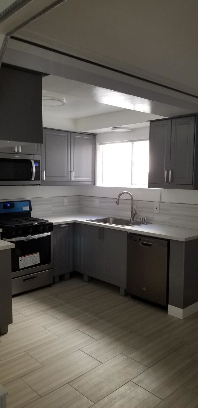 Kitchen 1 - 1247 N Flores St