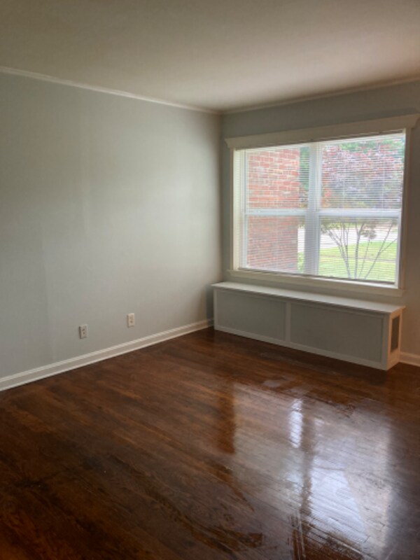 Building Photo - 2327 E 3rd St