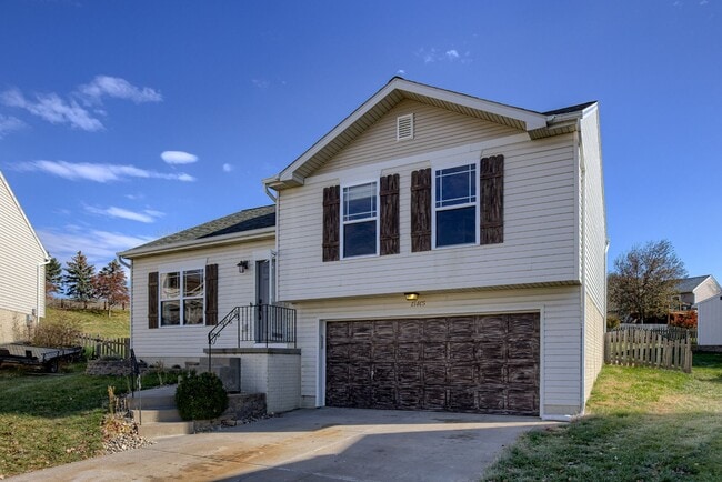 Building Photo - 15405 Fillmore Cir